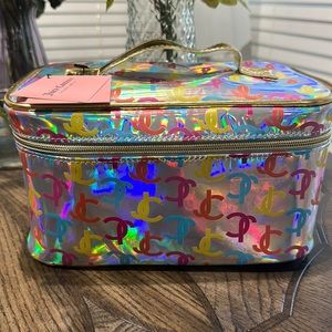 Beautiful juicy couture makeup travel bag 💕🩷✨
